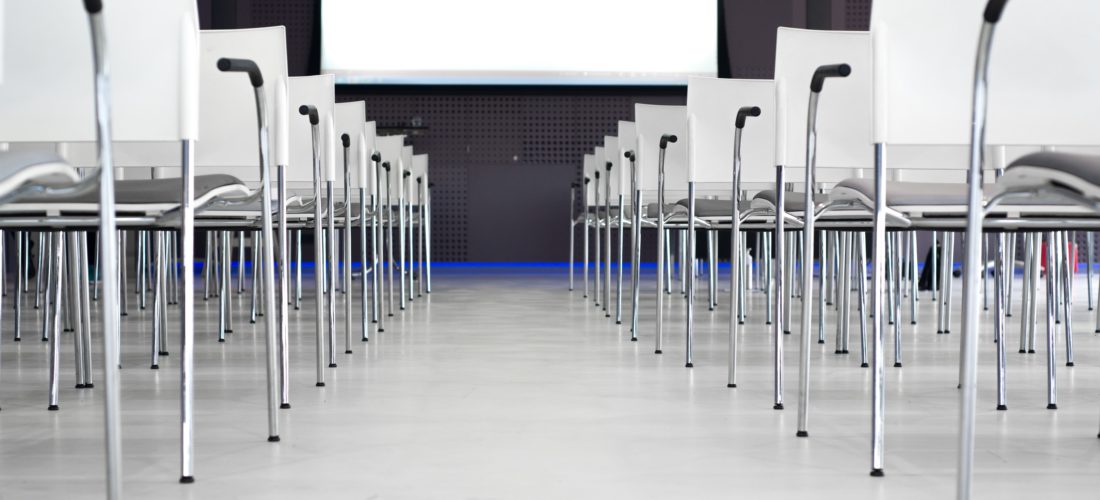 Photo salle de conférence - From Pexels Skitterphoto